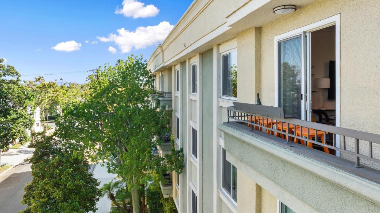 Beverly Hills 2 Bed 2 Bath Penthouse With Den And Parking 414 로스앤젤레스 외부 사진
