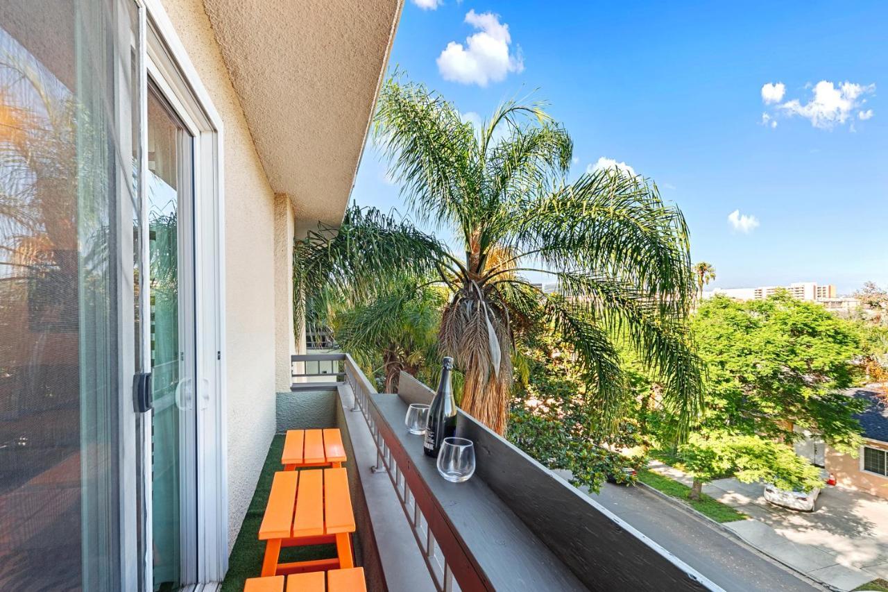 Beverly Hills 2 Bed 2 Bath Penthouse With Den And Parking 414 로스앤젤레스 외부 사진