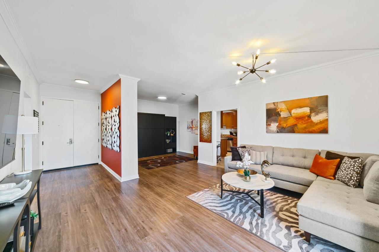 Beverly Hills 2 Bed 2 Bath Penthouse With Den And Parking 414 로스앤젤레스 외부 사진