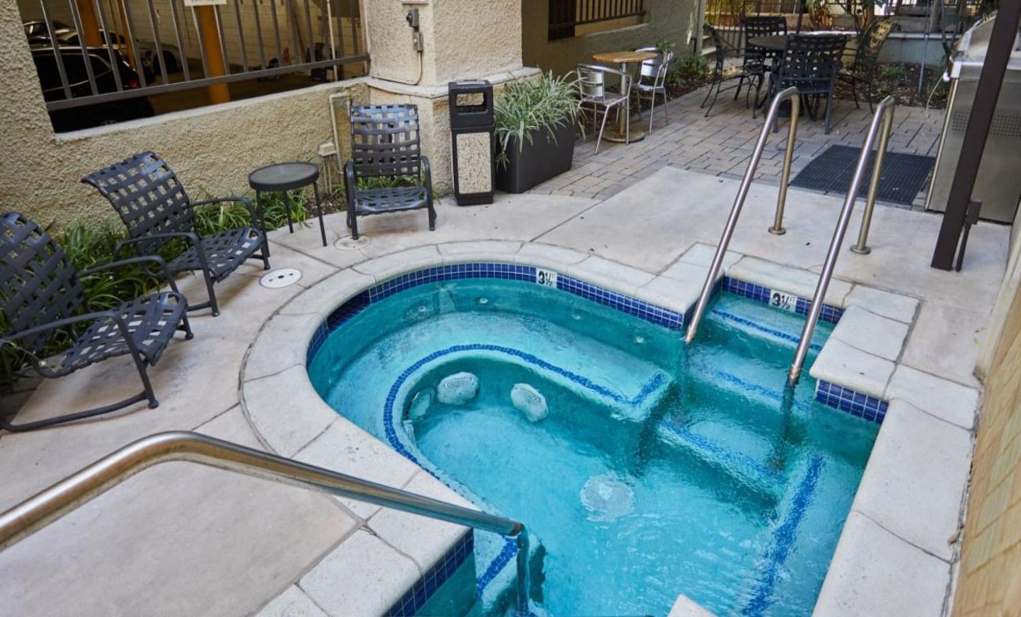 Beverly Hills 2 Bed 2 Bath Penthouse With Den And Parking 414 로스앤젤레스 외부 사진